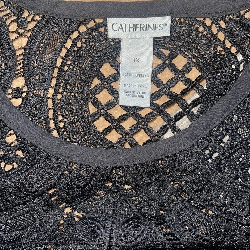 Catherine’s lace top - Picture 4 of 6